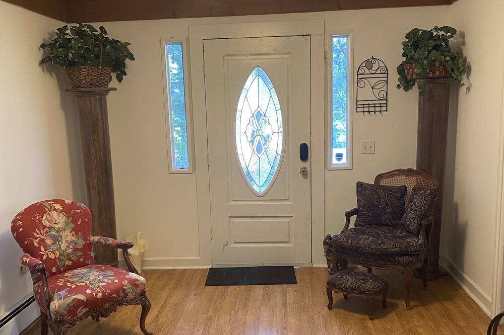 Photo of Livingroom in Rutherfordton