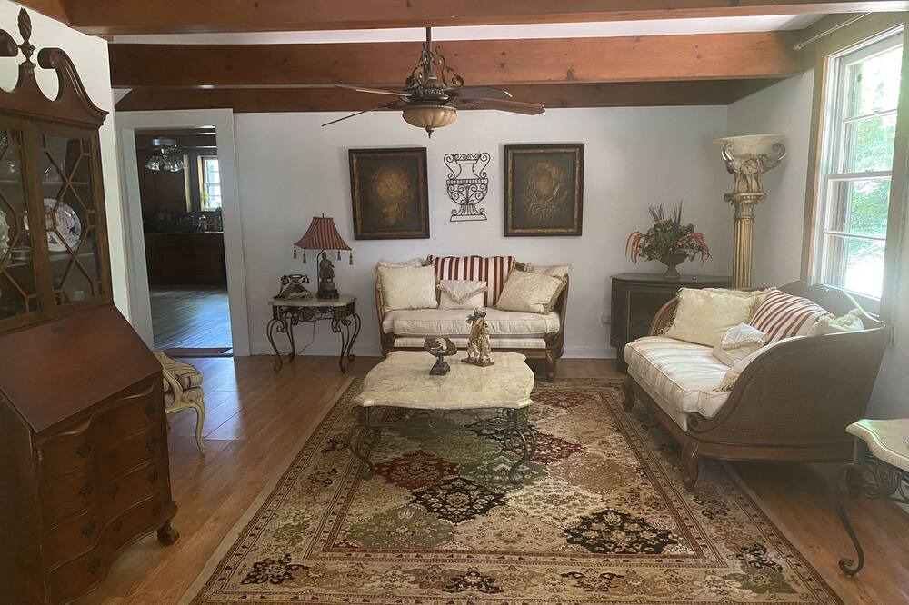 Photo of Livingroom in Rutherfordton