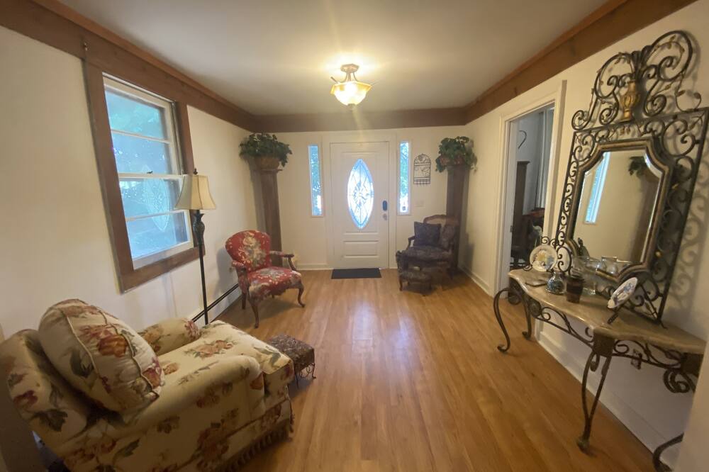 Photo of Livingroom in Rutherfordton