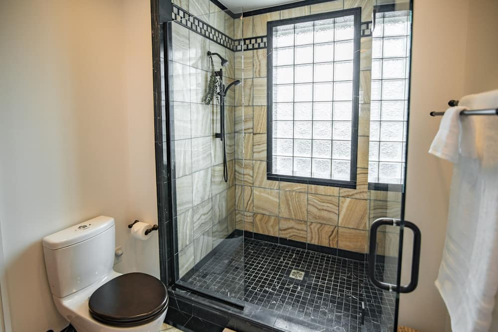 Photo of Bathroom in Hendersonville