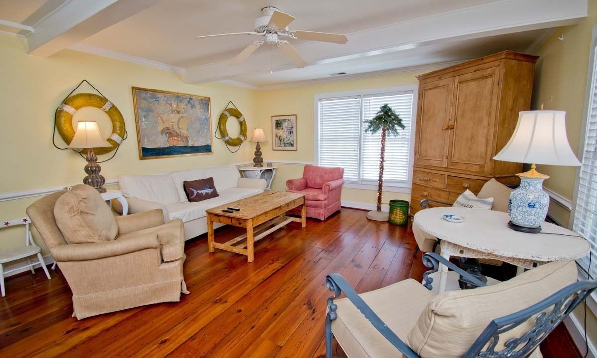Photo of Livingroom in Morehead City