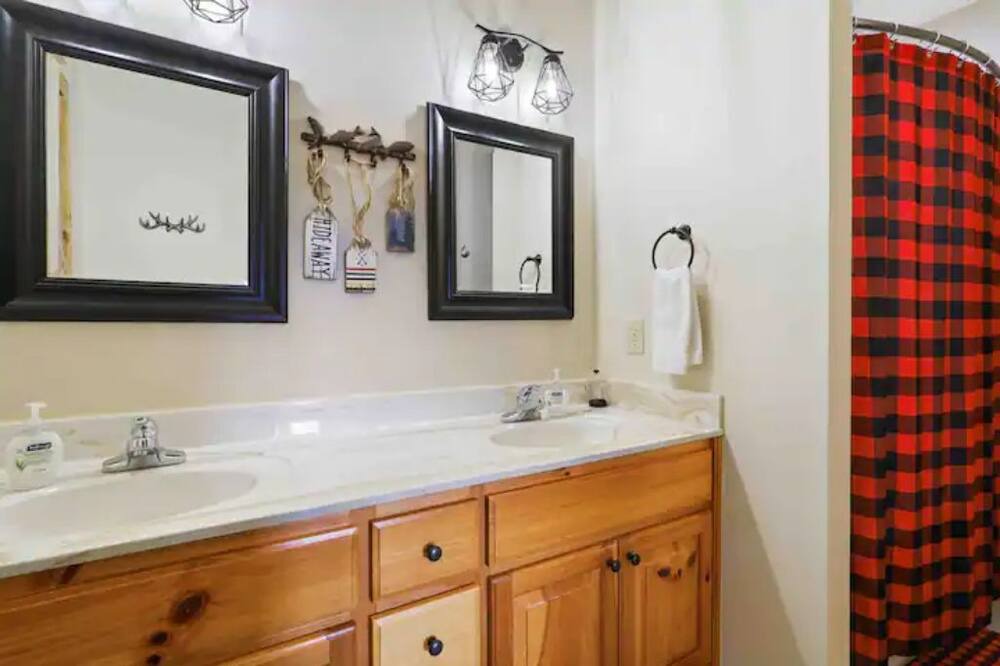 Photo of Bedroom in Indian Rock Springs