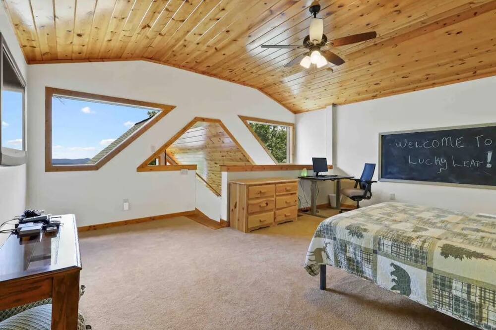 Photo of Bedroom in Indian Rock Springs