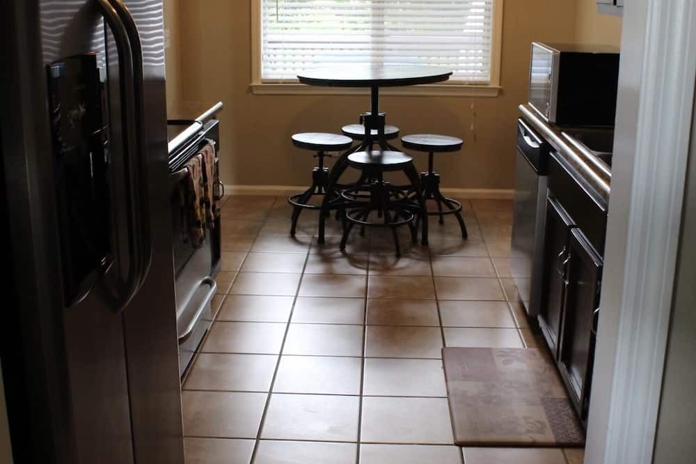 Photo of Livingroom in New Castle