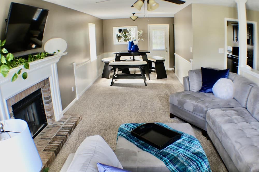 Photo of Livingroom in New Castle