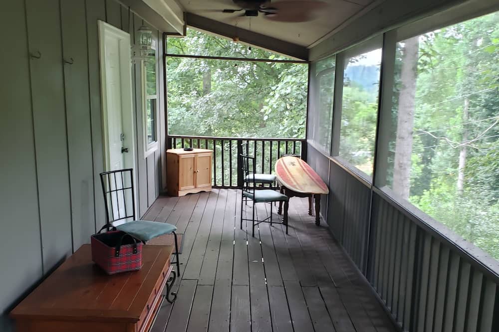 Photo of Patio Balcony in Qualla