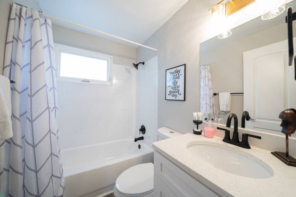 Photo of Bathroom in East Ocean View