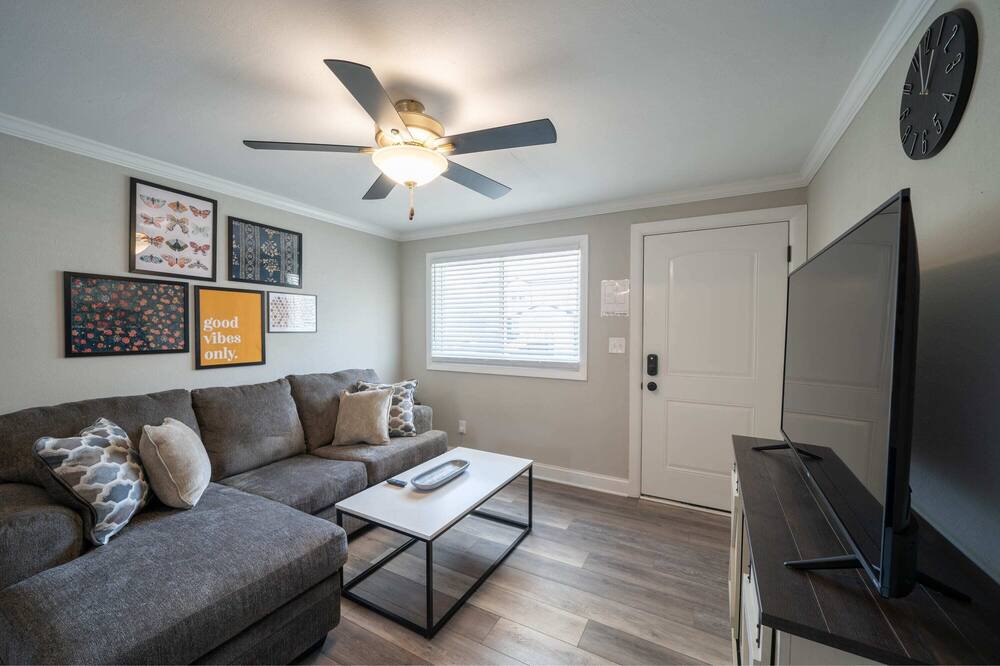 Photo of Livingroom in East Ocean View