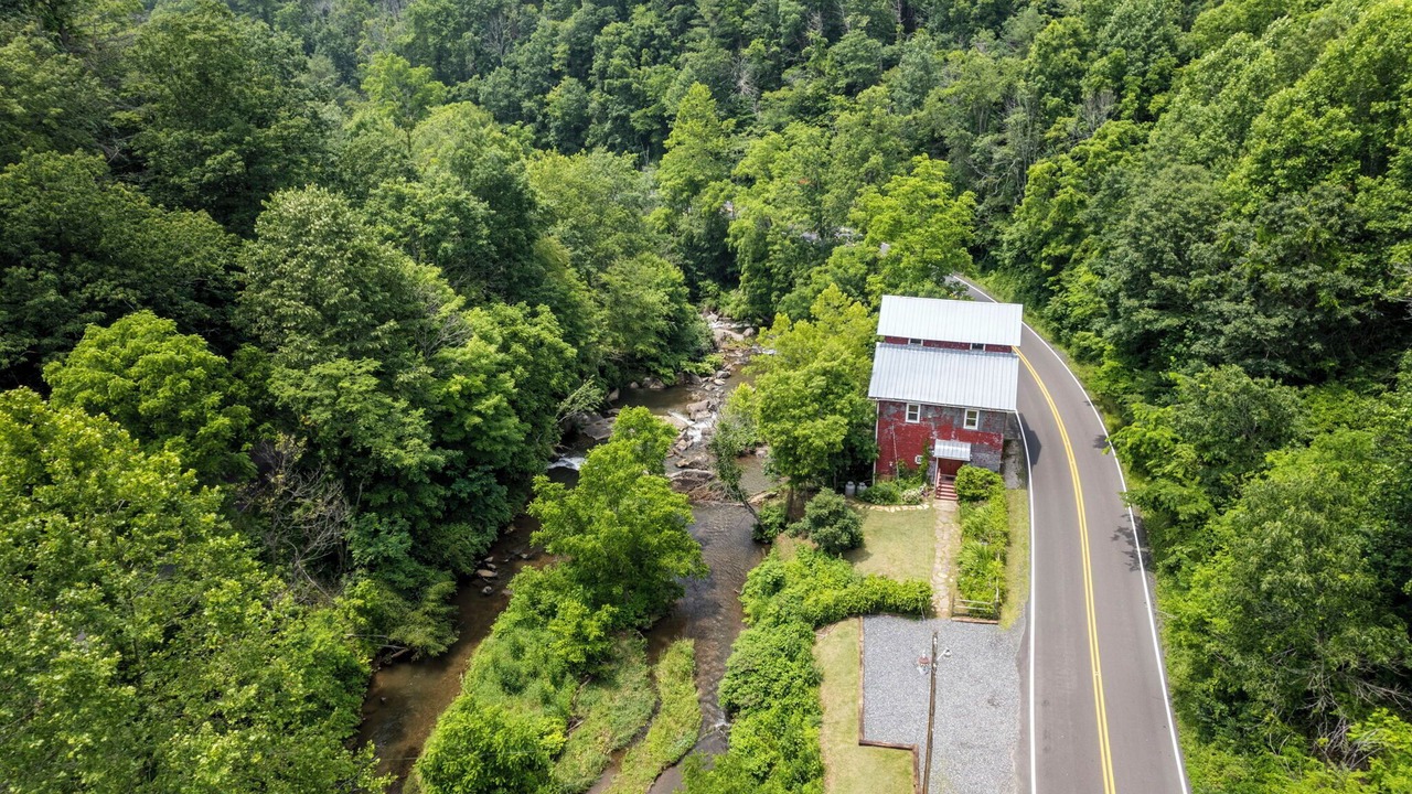 Photo of Outdoor in Bakersville