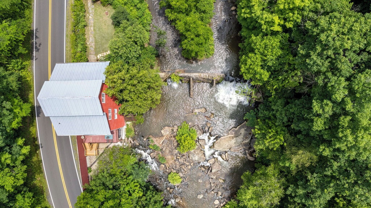 Photo of Outdoor in Bakersville