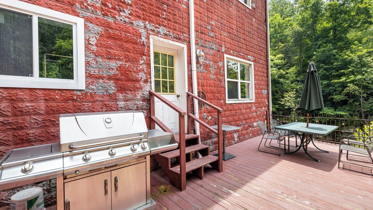 Photo of Outdoor in Bakersville