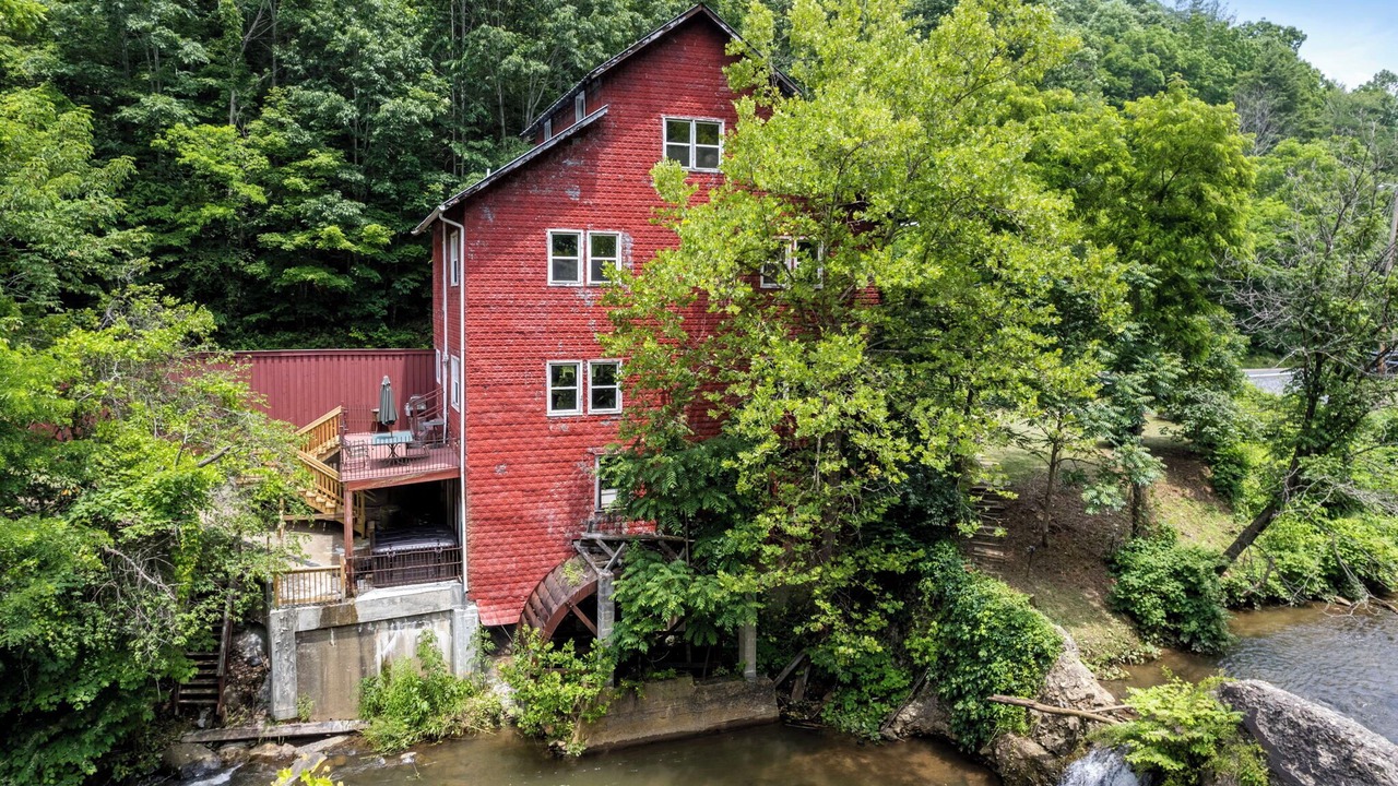 Photo of Outdoor in Bakersville
