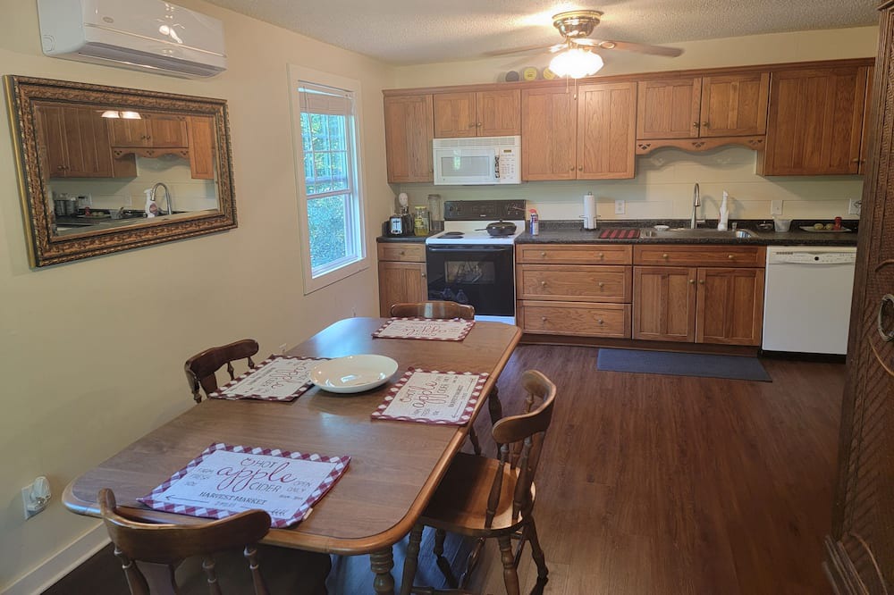 Photo of Kitchen in Qualla