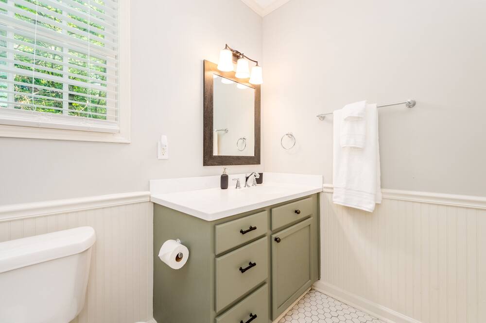 Photo of Bathroom in Hendersonville