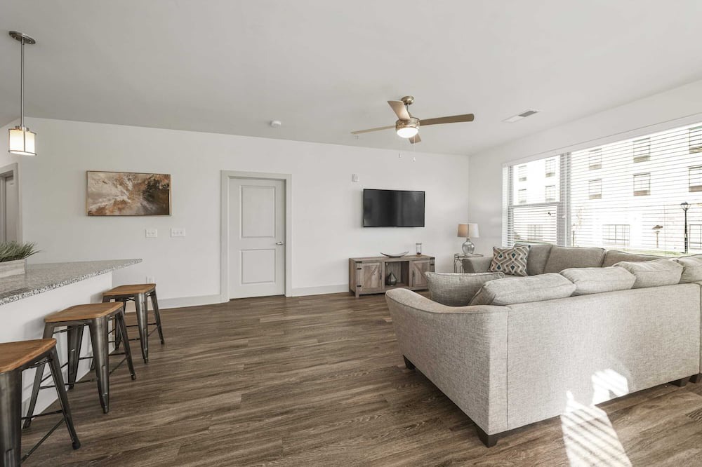 Photo of Livingroom in Dixie - Berryhill