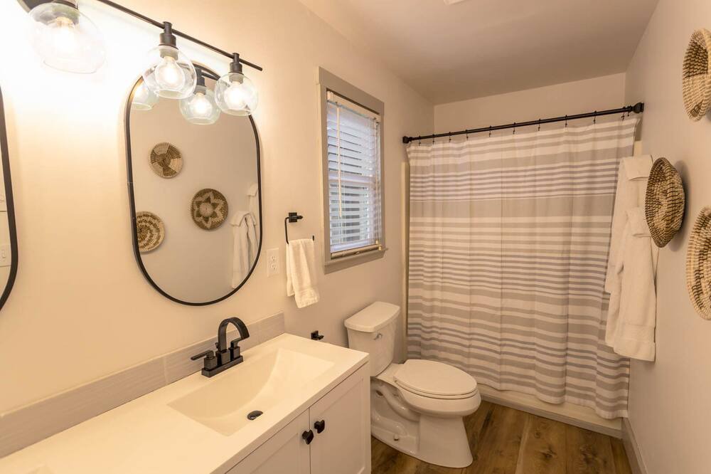 Photo of Bathroom in Newland