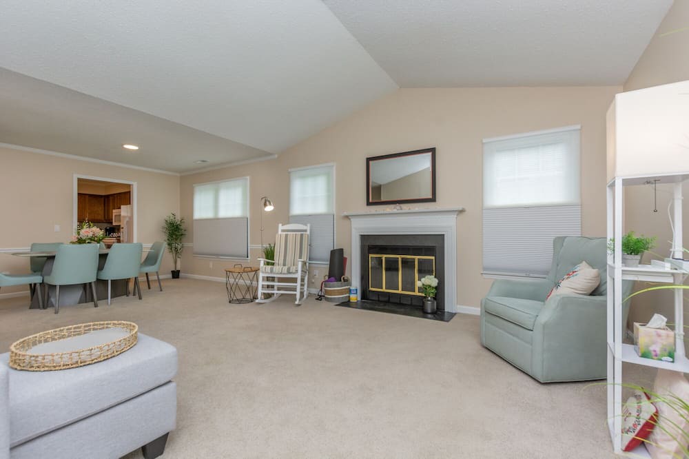 Photo of Livingroom in Winston - Salem