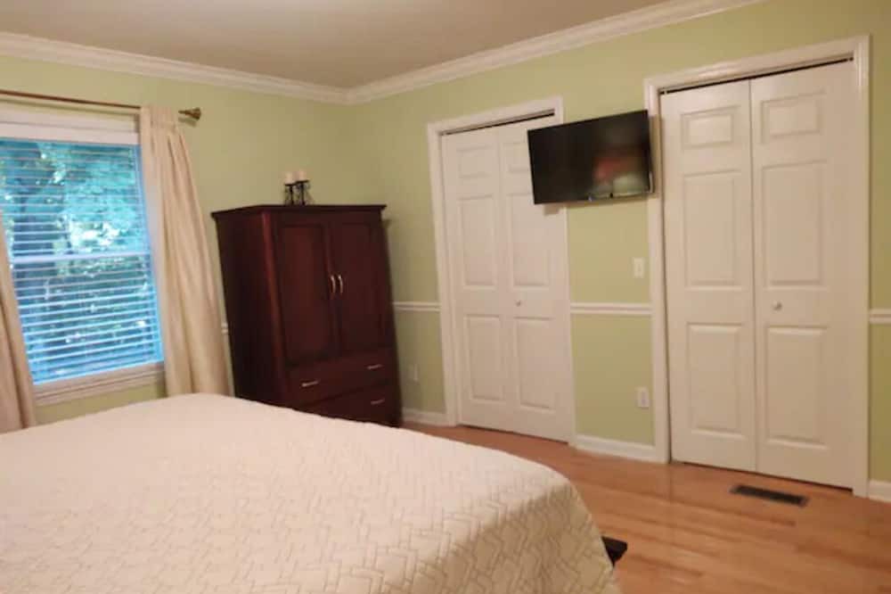 Photo of Bedroom in Bakersville