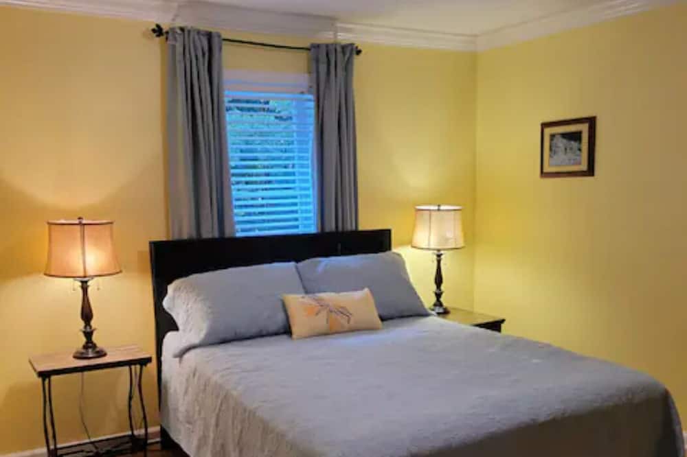 Photo of Bedroom in Bakersville
