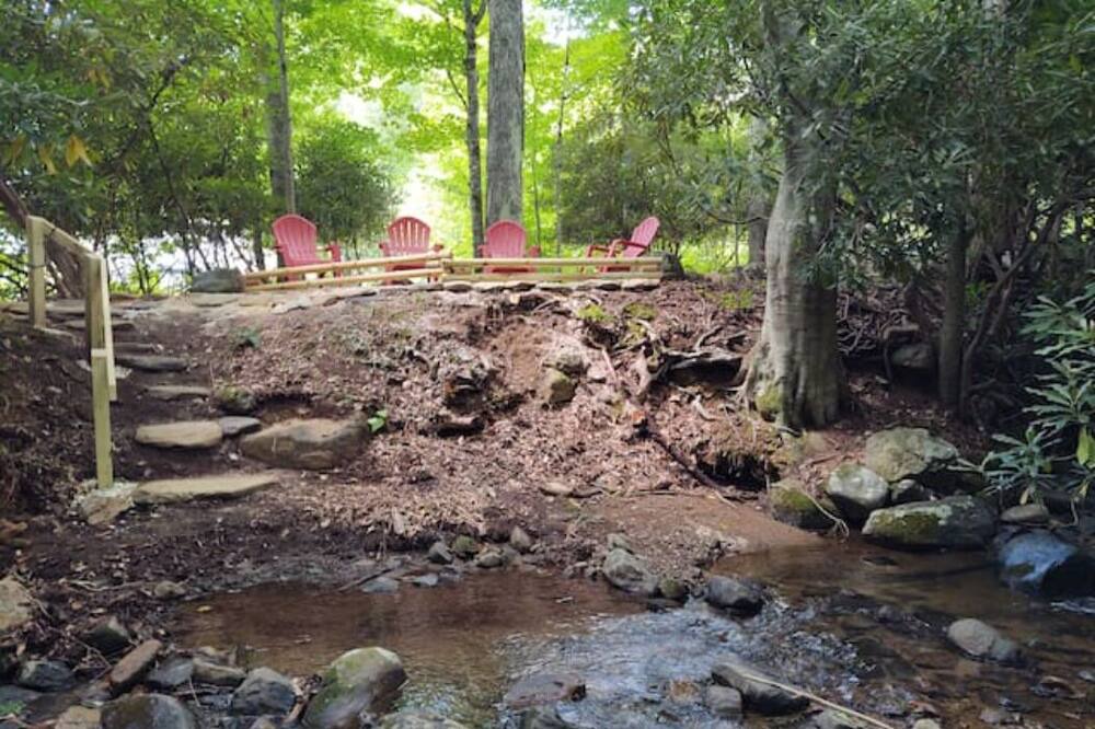 Photo of Outdoor in Bakersville