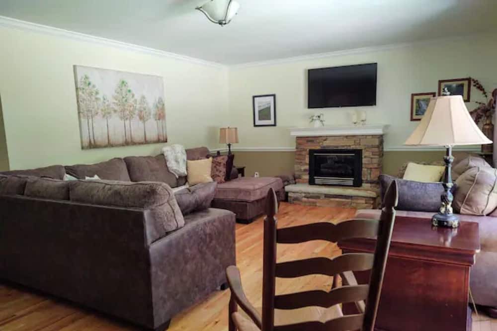 Photo of Livingroom in Bakersville