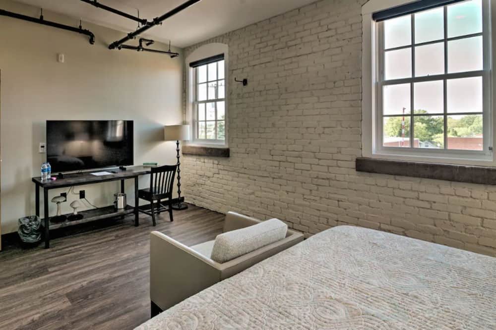 Photo of Bedroom in Hickory