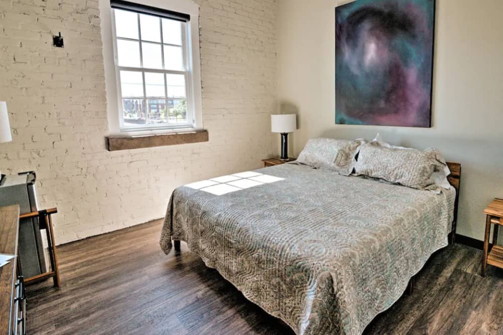 Photo of Bedroom in Hickory