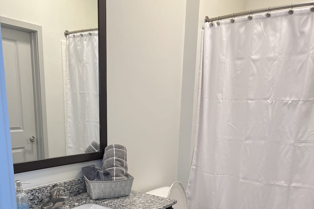 Photo of Bathroom in Cherry