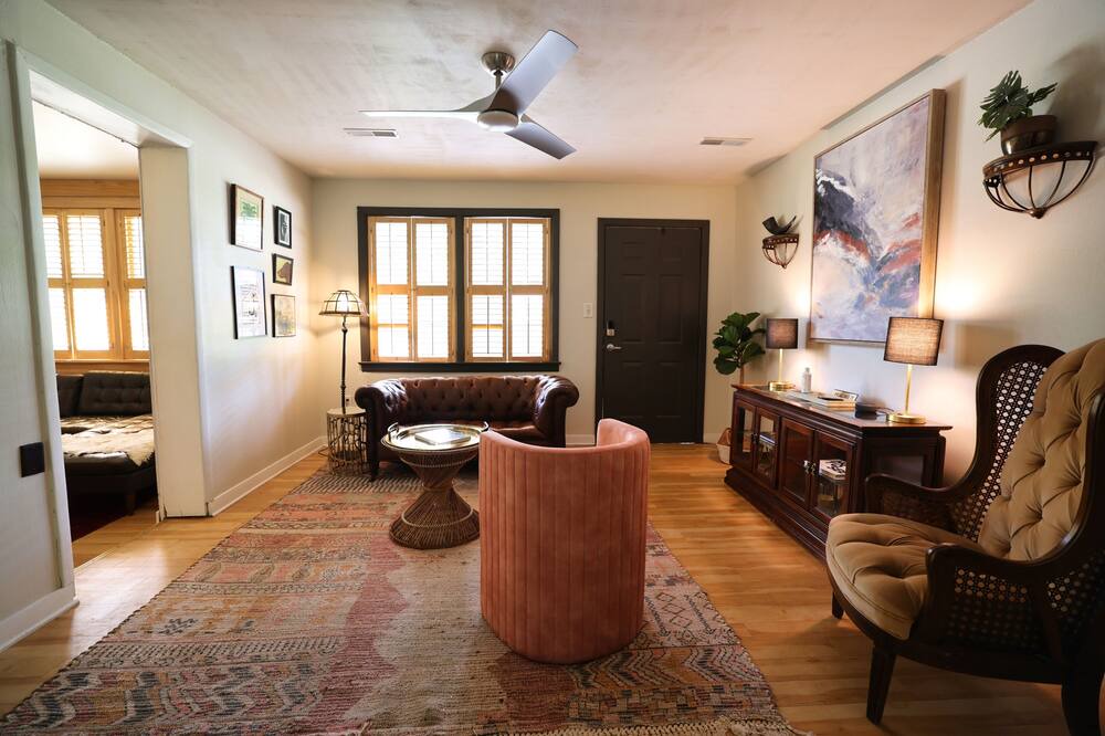 Photo of Livingroom in Charleston