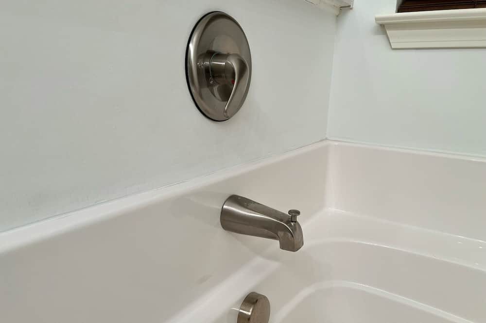 Photo of Bathroom in Harwood Lane