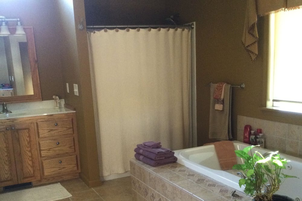 Photo of Bathroom in Murphy