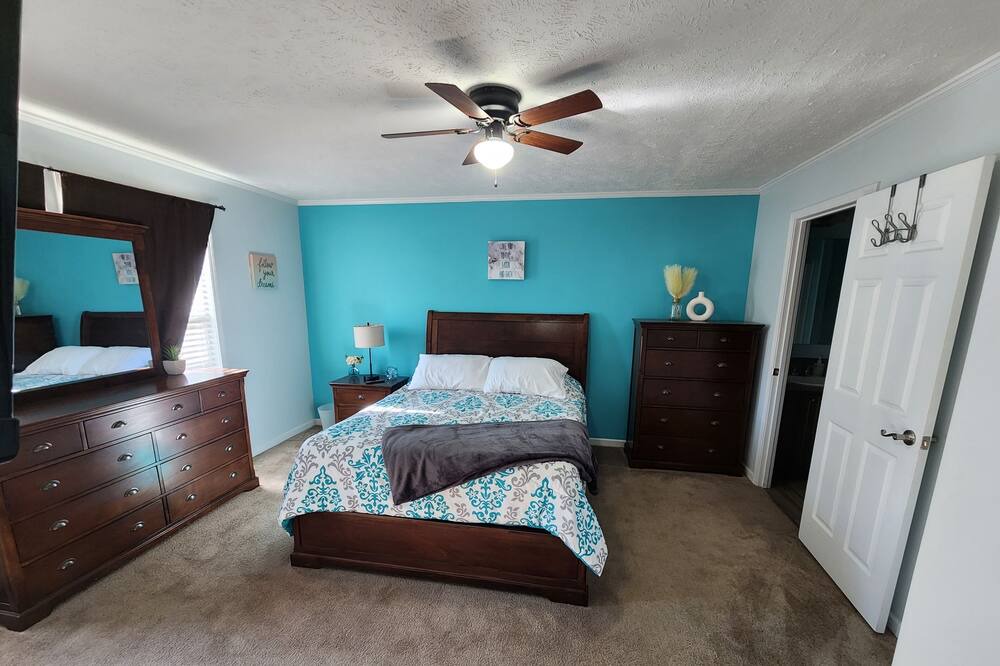 Photo of Bedroom in Weaverville
