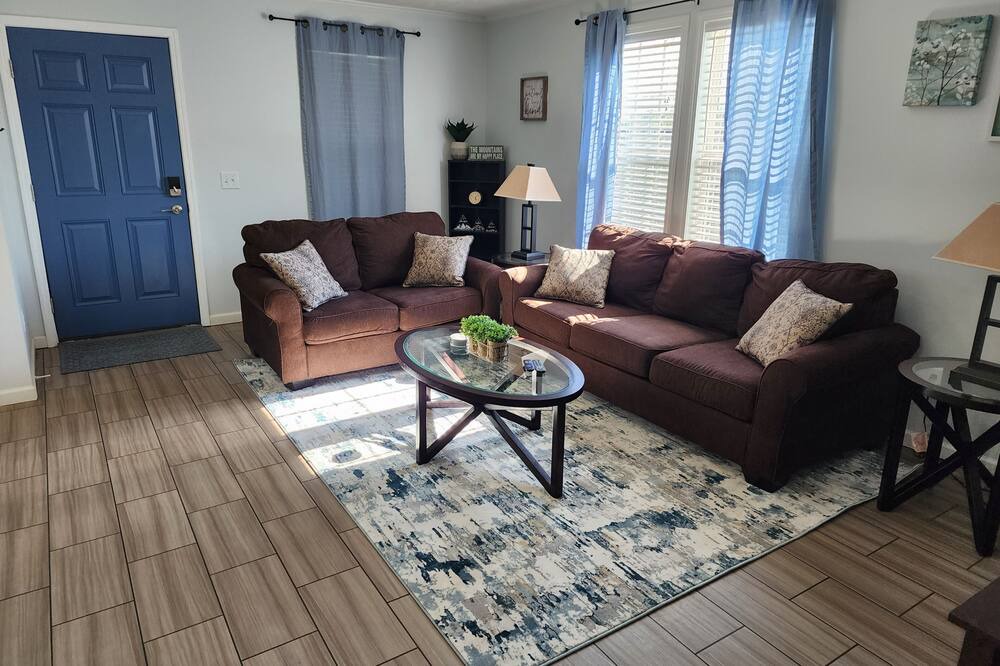 Photo of Livingroom in Weaverville