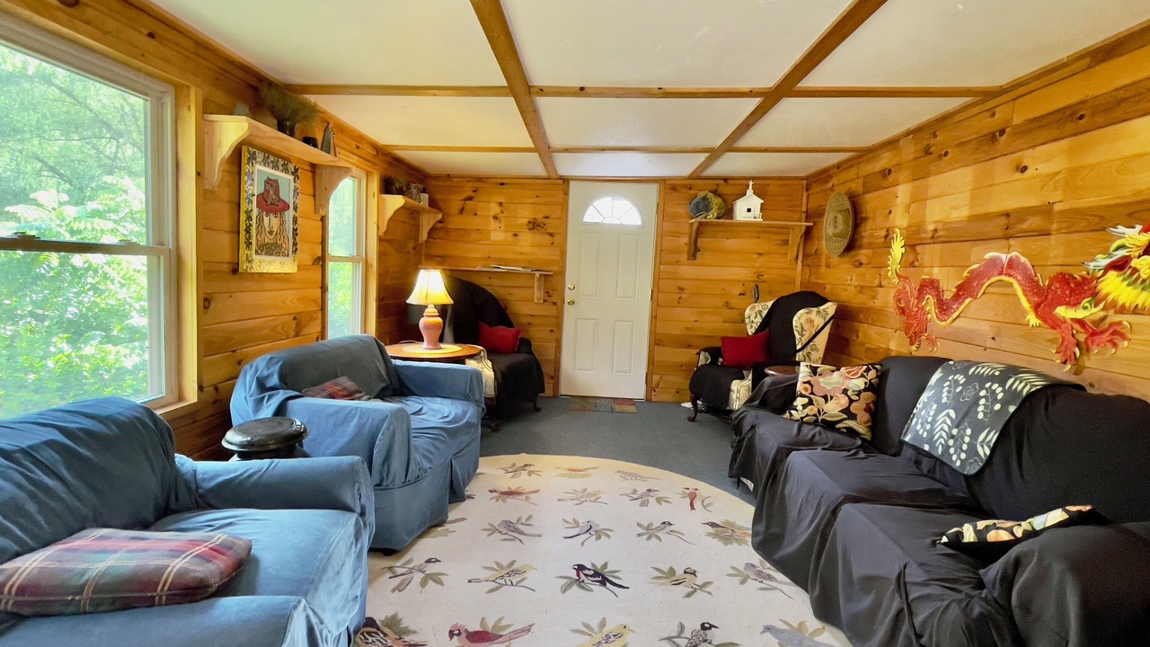 Photo of Livingroom in Robbinsville