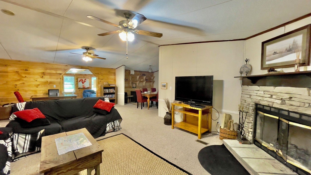 Photo of Livingroom in Robbinsville