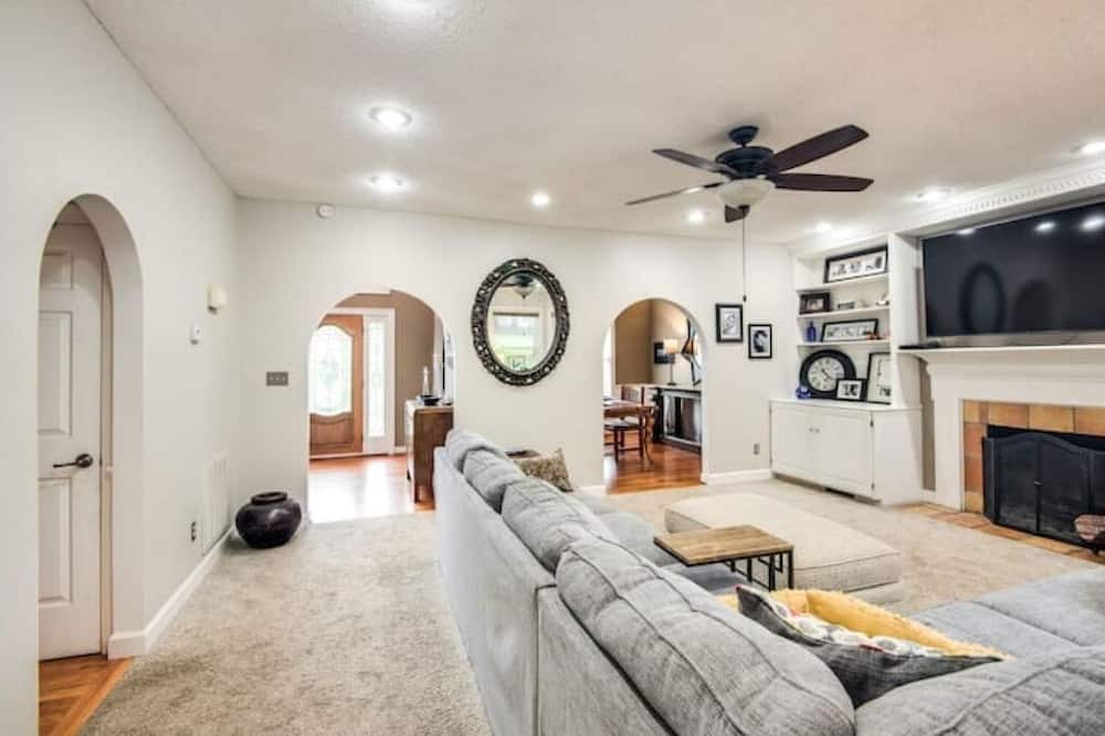 Photo of Livingroom in Hickory