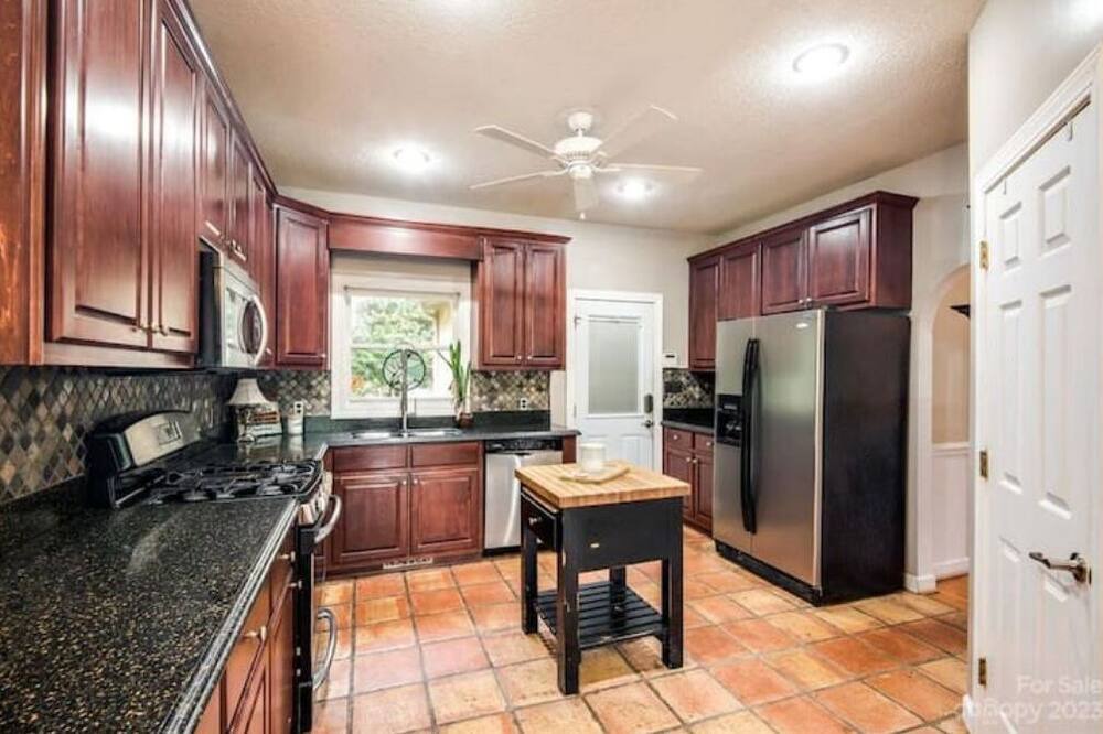 Photo of Kitchen in Hickory
