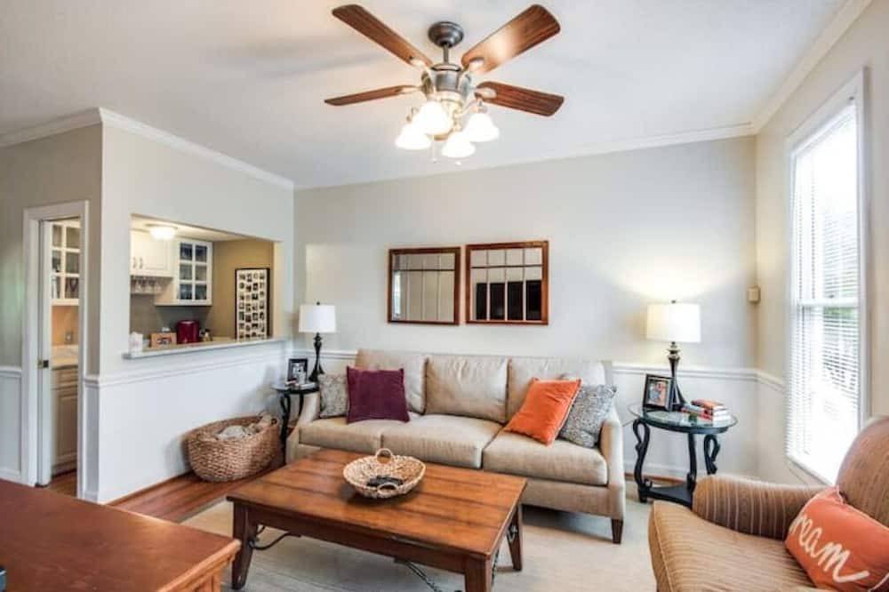 Photo of Livingroom in Hickory