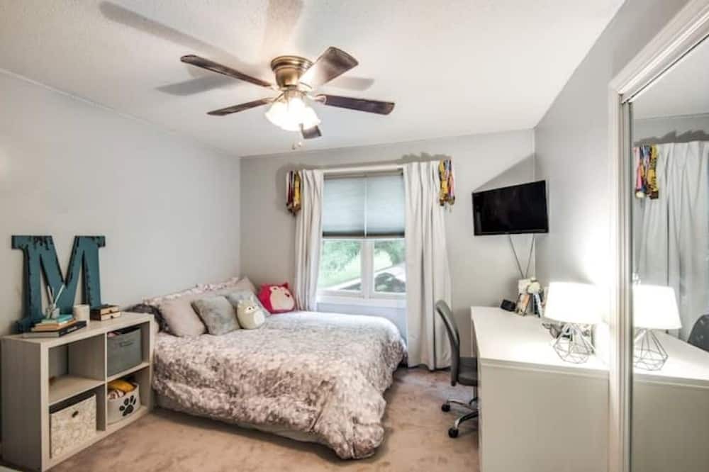 Photo of Bedroom in Hickory