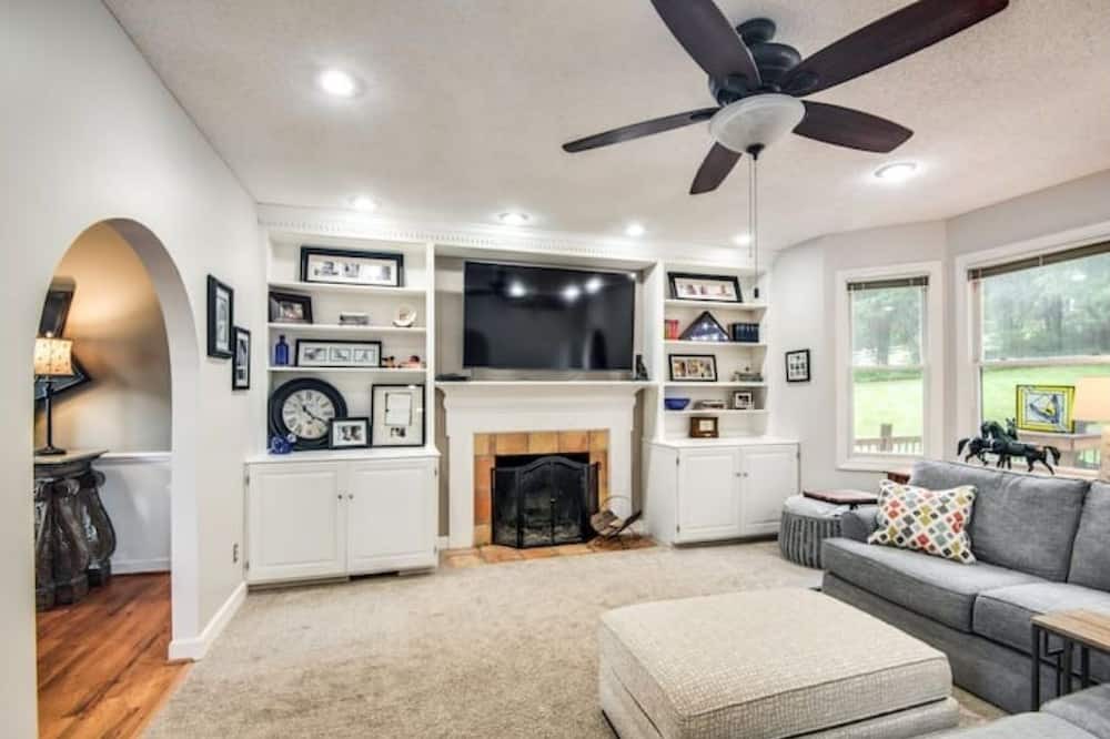 Photo of Livingroom in Hickory