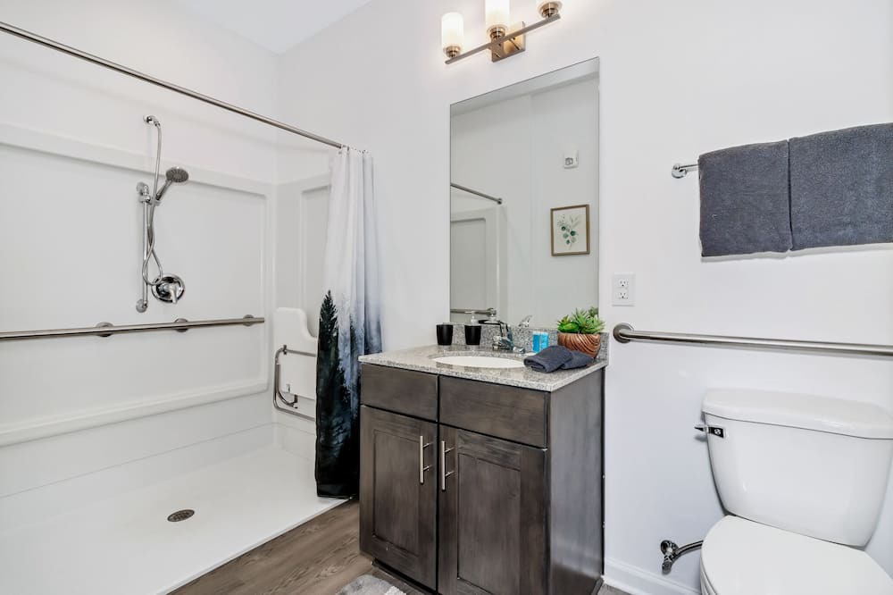 Photo of Bathroom in Avery Creek