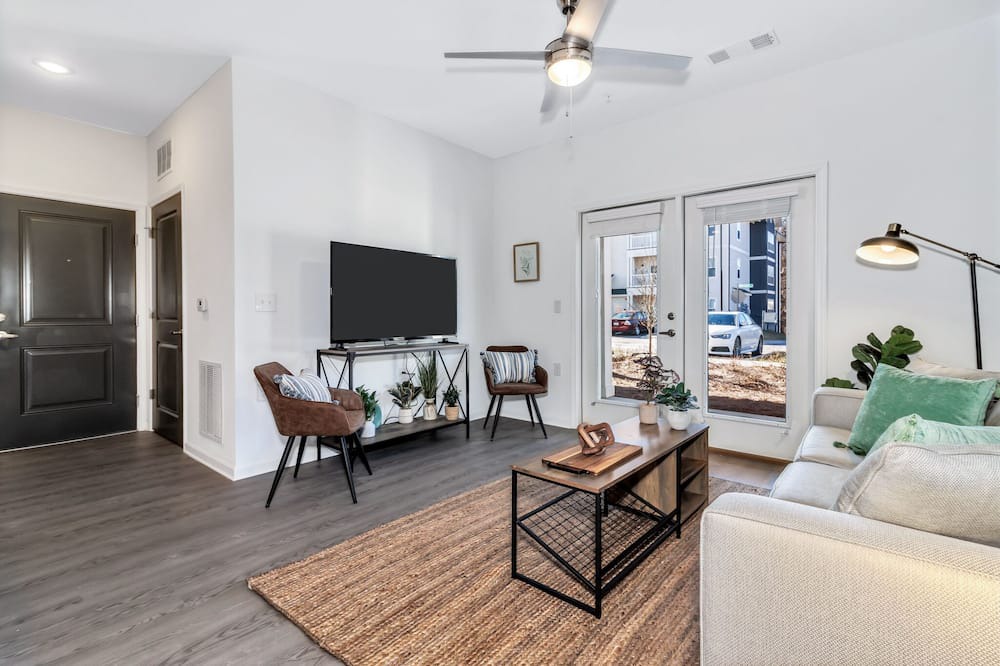 Photo of Livingroom in Avery Creek