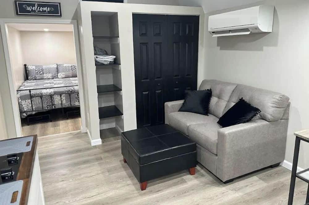 Photo of Bedroom in Marion Lake Club