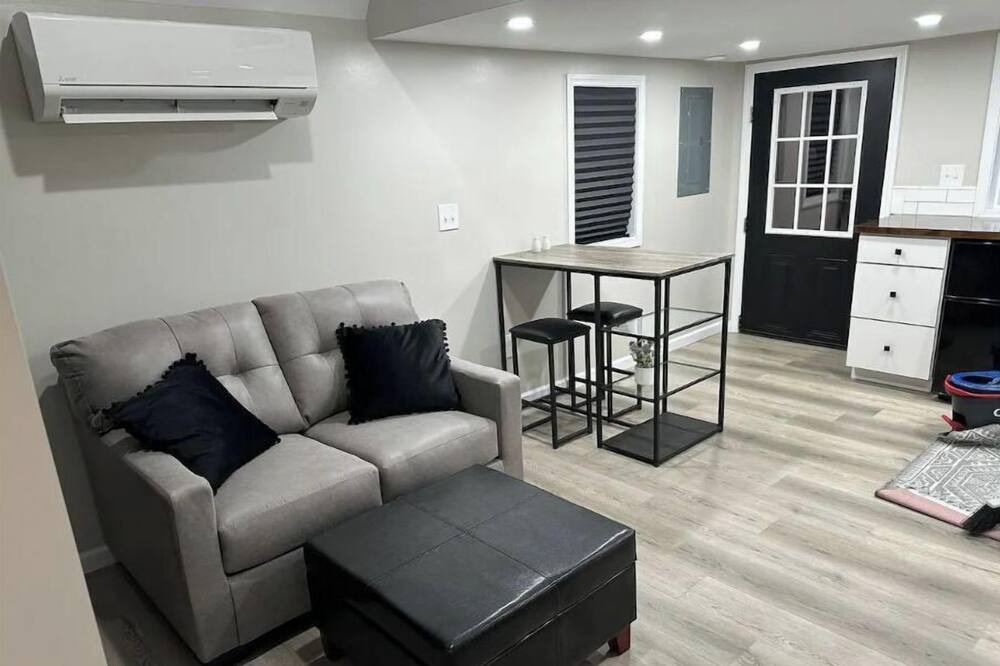 Photo of Livingroom in Marion Lake Club