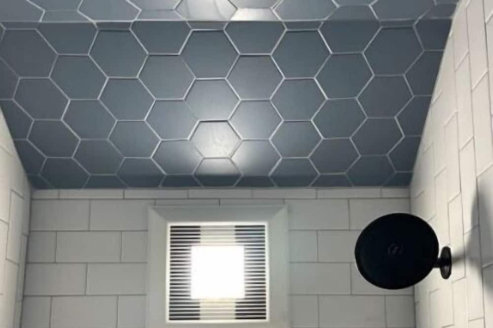 Photo of Bathroom in Marion Lake Club