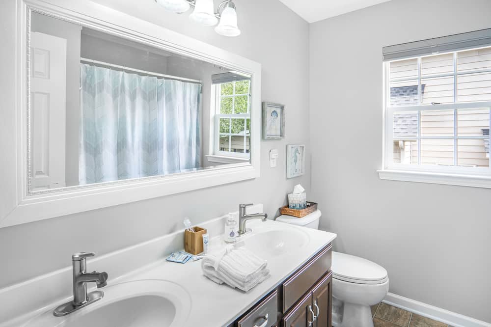 Photo of Bathroom in Huntersville