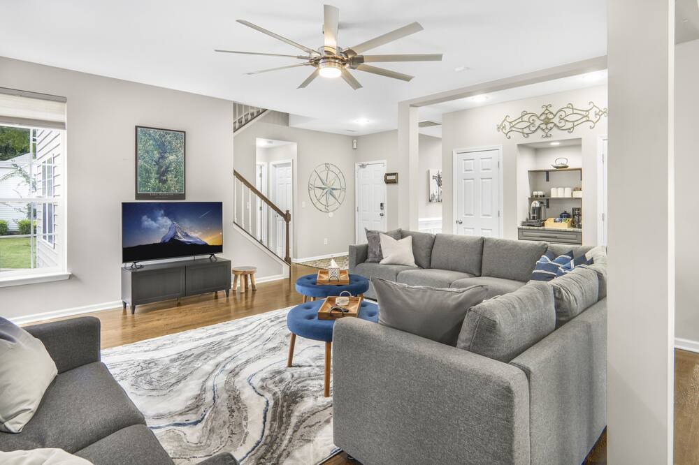 Photo of Livingroom in Huntersville