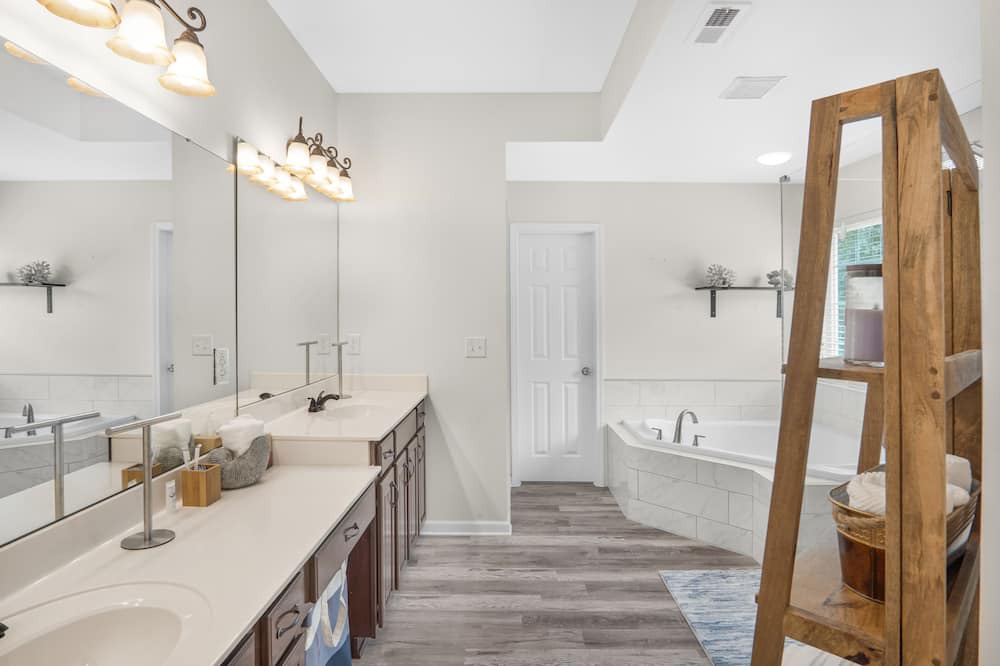 Photo of Bathroom in Huntersville