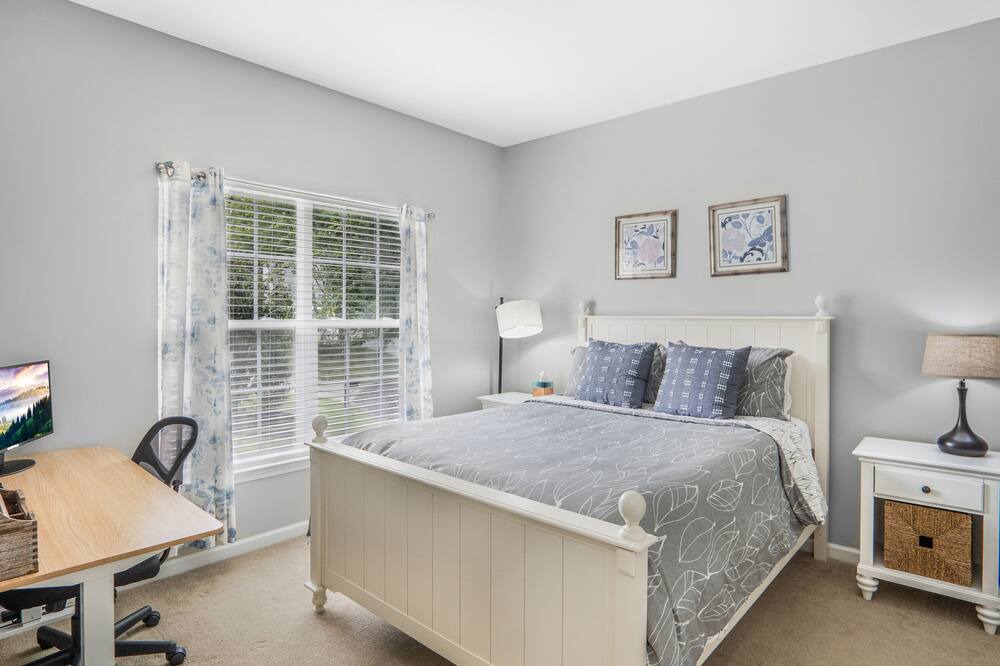 Photo of Bedroom in Huntersville