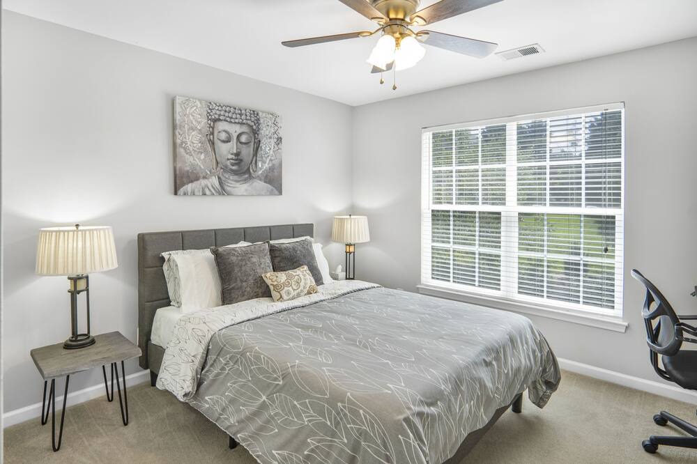 Photo of Bedroom in Huntersville